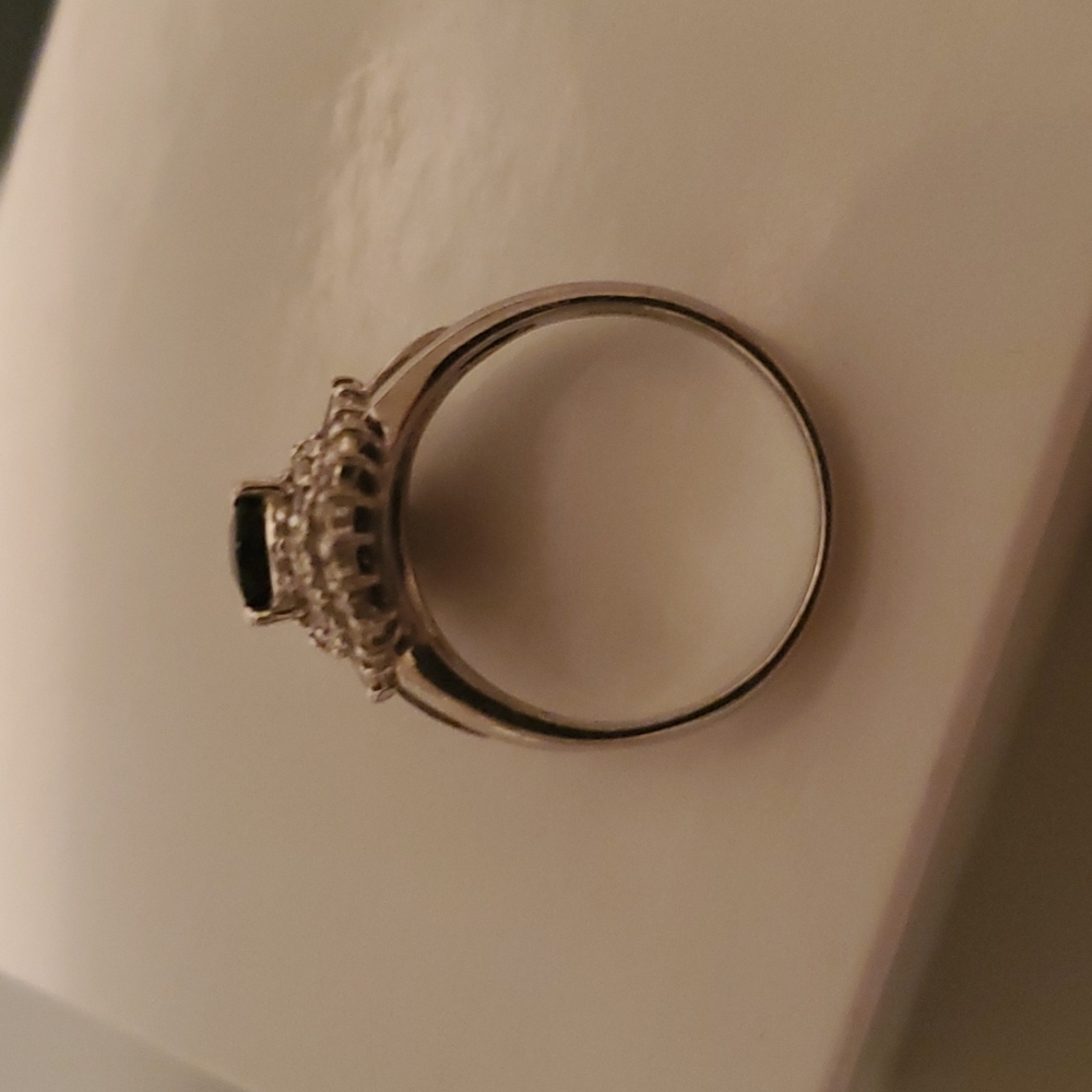 Ring - Picture 4 of 7